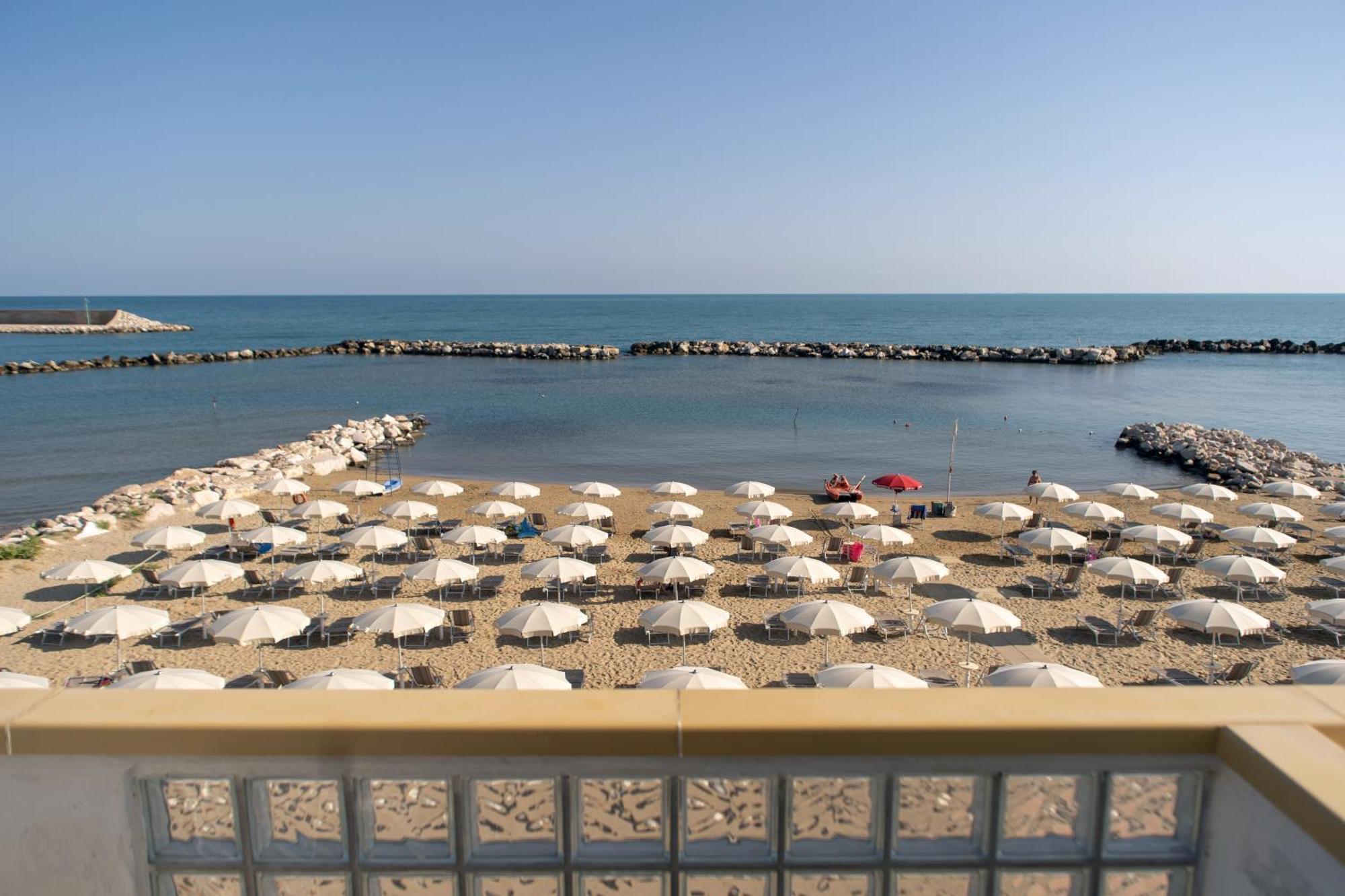 Hotel Strand Marina Di Montenero Zewnętrze zdjęcie